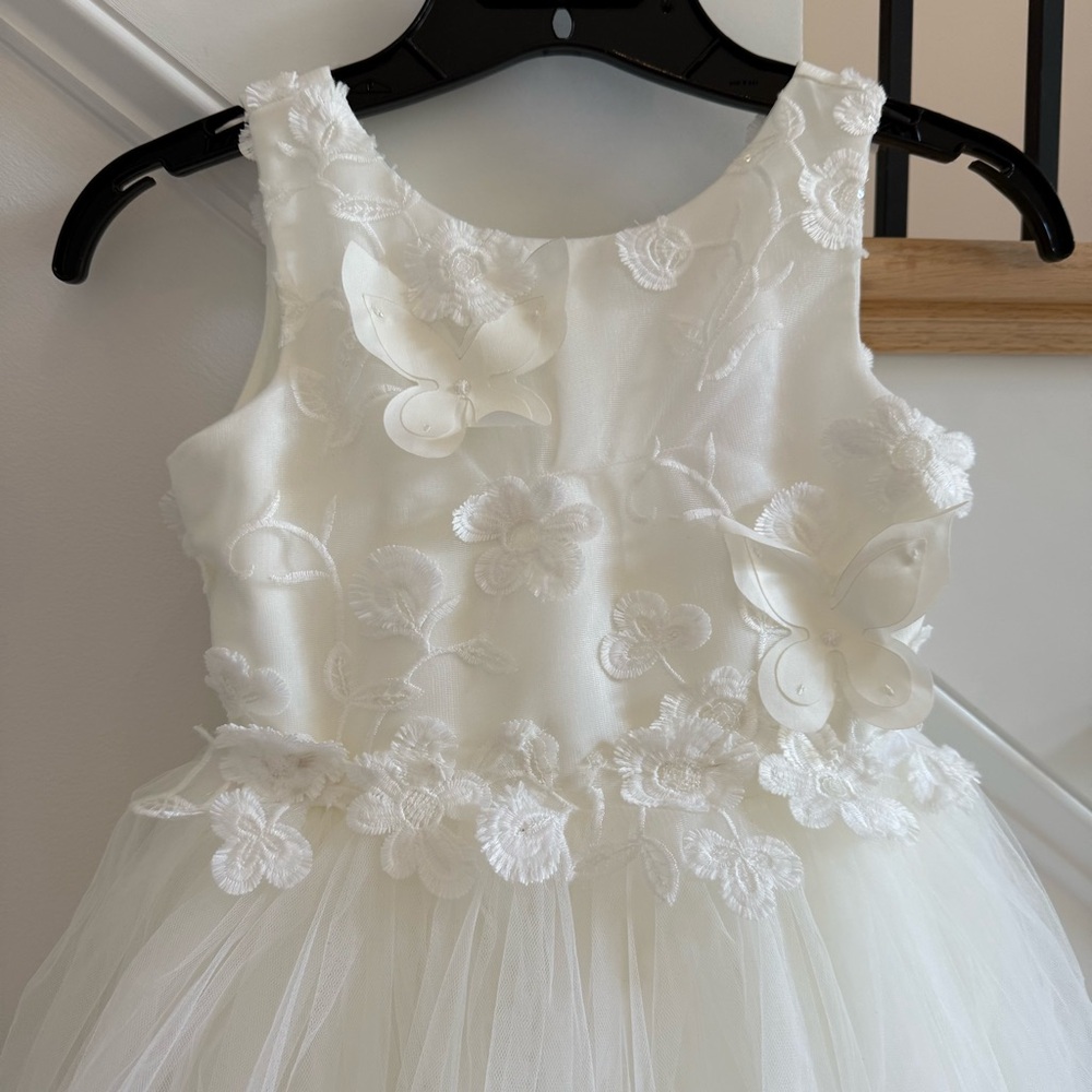 Rosebuds Flower Girl Dress with Detachable Butterfly Train, Size 6 - Picture 4 of 13